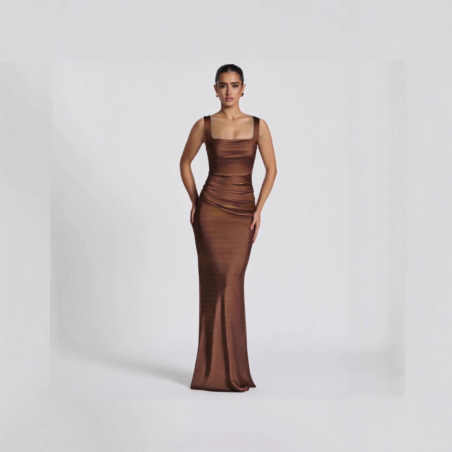 Elegantes Bodenlanges Abendkleid – Figurbetonter Bodycon-Schnitt – Exklusives Satin-Finish in Coffee Brown