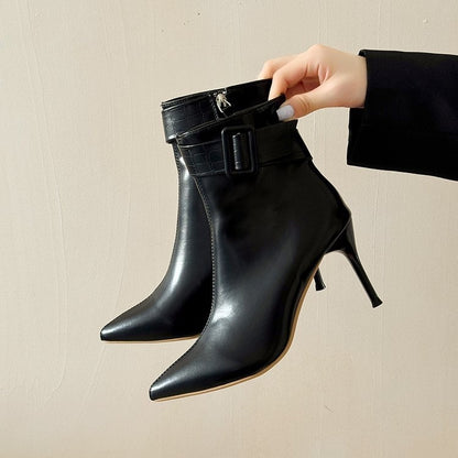 Spitze Stiletto-Ankle-Boots mit Gürtel-Detail