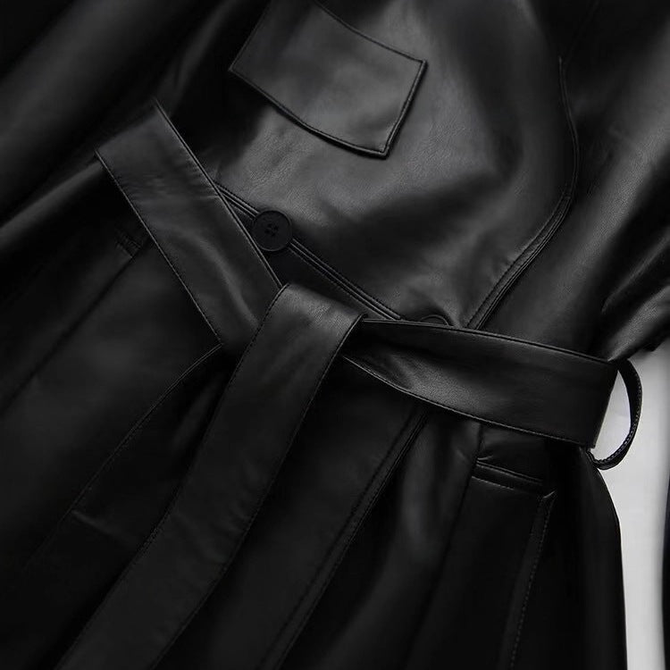 Lockere Kunstleder-Jacke mit Bindegürtel