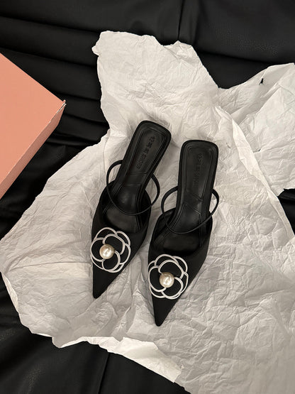 Spitze High-Heel Mules mit Blumen-Applikation