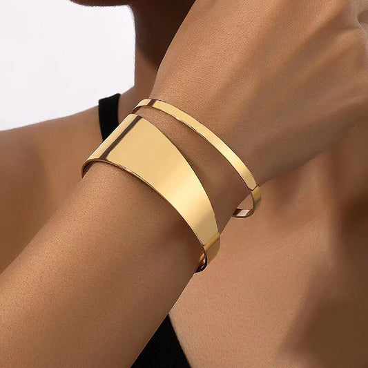 Hollowed-out Irregular Bracelet For Women